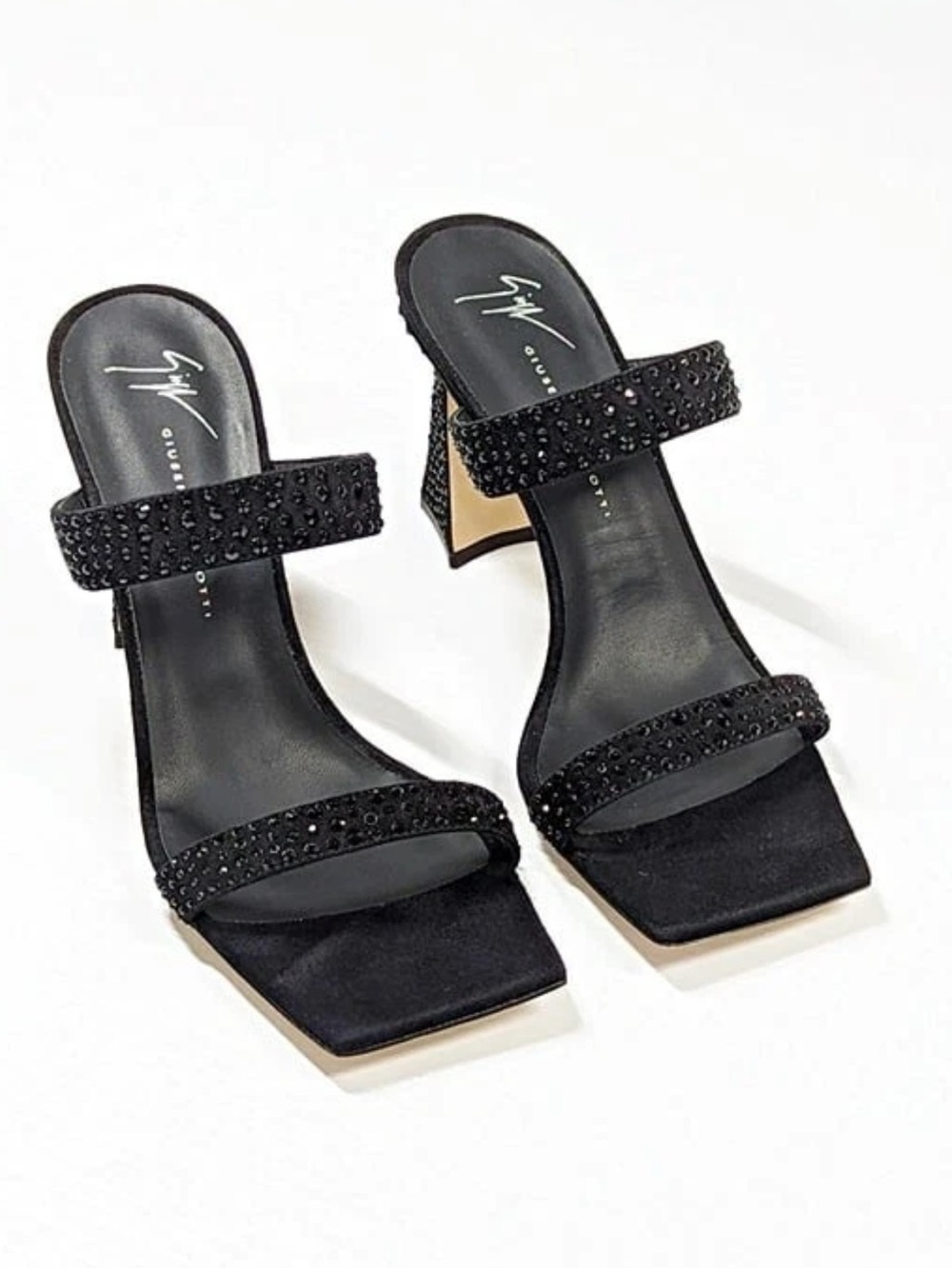 Giuseppe Zanotti Women's Vanilla Crystal Embellished Sandals Size 42 (MSRP $850)